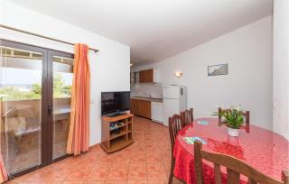 One-Bedroom Apartment In Okrug Donji - Okrug Donji - 9