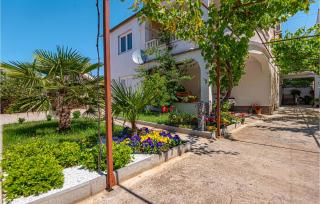 Three-Bedroom Apartment In Vodice - Vodice - 1