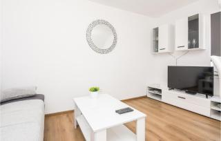 3 Bedroom Awesome Home In Donje Rastane - 8