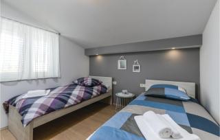 Two-Bedroom Apartment In Kastel Gomilica - Kaštela - 2