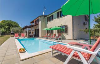 Lovely Home In Porec With Wifi - 2