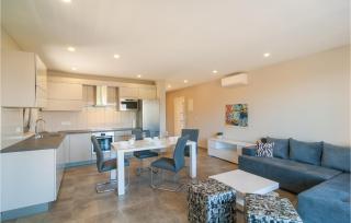 1 Bedroom Gorgeous Apartment In Selca - Selca - 4