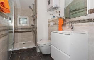 Two-Bedroom Apartment In Brodarica - 1