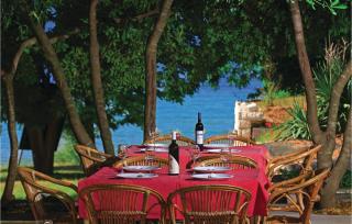 Holiday Home With 2 Bedroom - 6