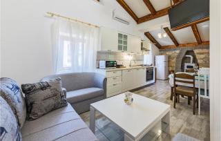 Lovely Apartment In Krsan With Wifi - 9