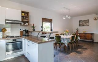 3 Bedroom Awesome Home In Medulin - Medulin - 9