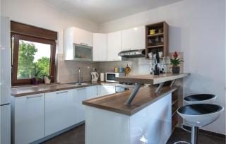 3 Bedroom Awesome Home In Medulin - Medulin - 7