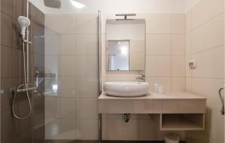 3 Bedroom Awesome Home In Medulin - Medulin - 2