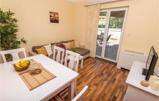 Nice Apartment In Podstrana With Wifi - 8