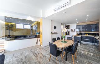 2 Bedroom Lovely Home In Okrug Gornji - 7