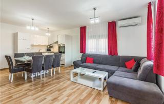 Three-Bedroom Apartment In Medulin - 6