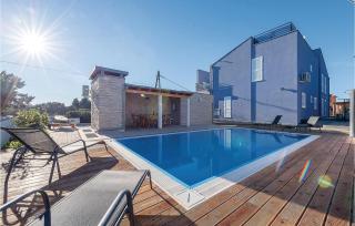 Two-Bedroom Apartment In Veli Rat - 3