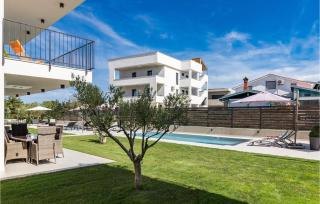 Nice Apartment In Medulin - 1