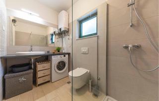 Gorgeous Home In Okrug Gornji With Wifi - 2