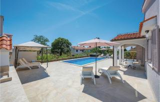 Amazing Home In Vabriga With Jacuzzi - Vabriga - 3