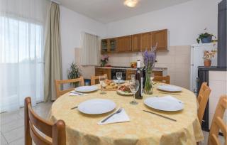 3 Bedroom Nice Home In Blizina Gornja - Blizna - 9
