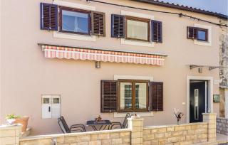 Three-Bedroom Holiday Home In Pomer - 8