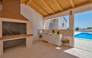Gorgeous Home In Lokvicici With Wifi - 6
