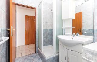 1 Bedroom Cozy Apartment In Kostrena - Kostrena - 3