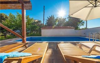 Four-Bedroom Holiday Home In Vrsi - Vrsi - 6