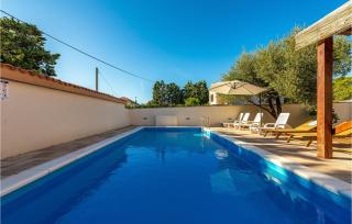 Four-Bedroom Holiday Home In Vrsi - Vrsi - 1