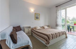 Nice Apartment In Lovrecica With Wifi - Lovrečica - 3