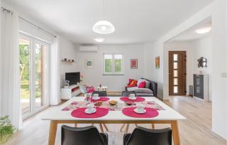 2 Bedroom Gorgeous Home In Trget - Trget - 1