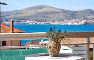 Gorgeous Apartment In Okrug Gornji - Trogir - 9