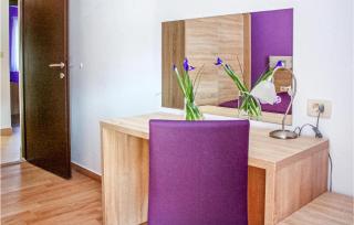 Lovely Apartment In Grebastica - 7