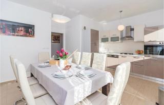 4 Bedroom Amazing Home In Pula - Pula - 7
