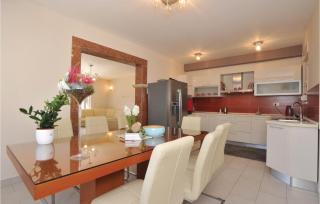 Nice Home In Dusina With Wifi - Dusina - 3