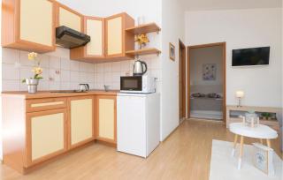 One-Bedroom Apartment In Podgradina - 2