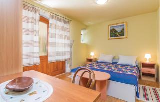 Two-Bedroom Apartment In Porec - 1