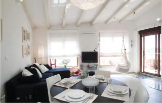 2 Bedroom Nice Apartment In Liznjan - Ližnjan - 1