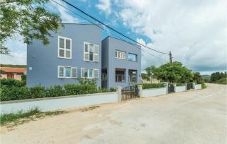 Two-Bedroom Apartment In Verunic - 1