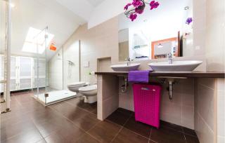 3 Bedroom Gorgeous Apartment In Trogir - 1