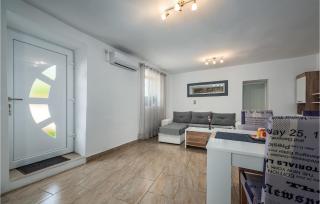 One-Bedroom Apartment In Divsici - Divšići - 1