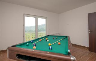 Four-Bedroom Holiday Home In Veliki Prolog - 9