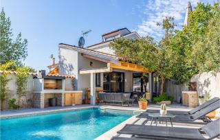 Stunning Home In Medulin With Wifi - 1