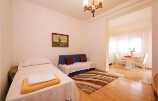 Cozy Apartment In Vlasici With Wifi - Vlašići - 4