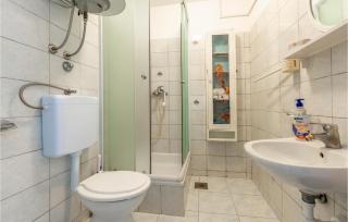Lovely Apartment In Lokva Rogoznica - 1