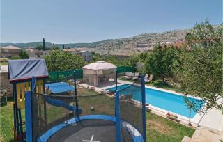 Three-Bedroom Apartment In Srinjine - 2