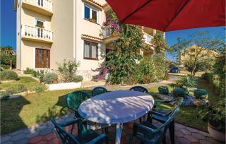 Beautiful Apartment In Povljana - Povljana - 1