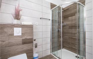 Beautiful Apartment In Povljana - 9