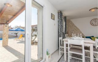 Two-Bedroom Holiday Home In Privlaka-Sabunike - 6
