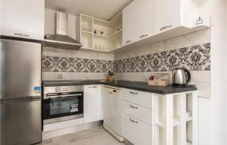 Two-Bedroom Holiday Home In Privlaka-Sabunike - 3