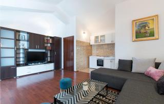 Awesome Home In Podstrana - 6