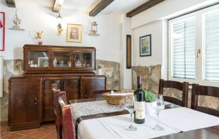 Awesome Home In Podstrana - 5