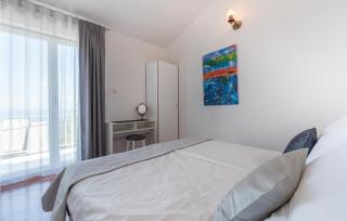 Awesome Home In Podstrana - 2