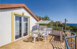 Stunning Apartment In Karlobag With Wifi - 2